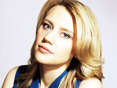 KATE MCKINNON X400 | ADVOCATE.COM